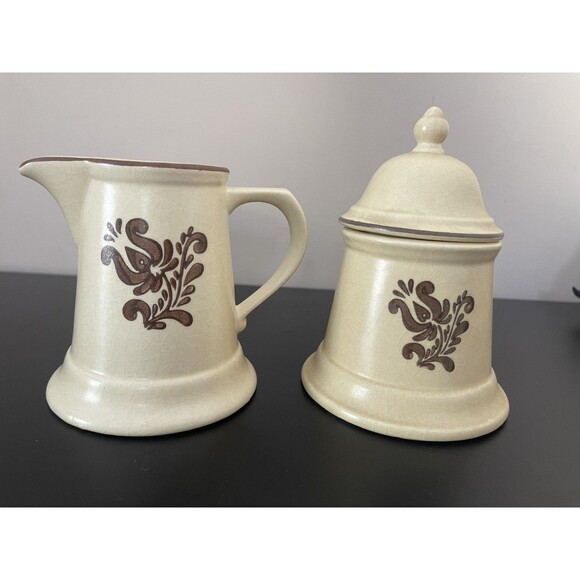 Vintage Pfaltzgraff Village Set - Sugar Bowl with Lid #6-22 & Creamer #6-24 - Picture 1 of 3